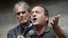 L'idolo della sinistra è nei guai per la questione migranti: dai pm maxi-richiesta di condanna