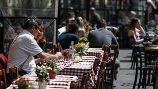 Sì al Green pass nella Ue: c'è l'accordo sul certificato vaccinale