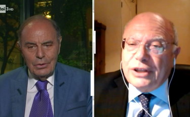 Lei è il Davigo dei virologi, Vespa contro la gufata di Galli sui vaccini