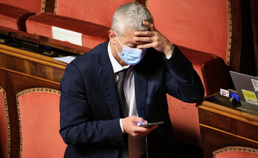 Colpa di Draghi e Conte. Morra e le parole della vergogna sulla tragedia della funivia