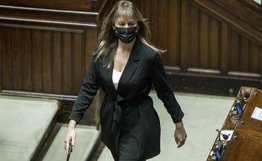 Serve un esperto di psicologia e astrologia.... Boschi sbeffeggia i Cinquestelle e dice no alla Meloni