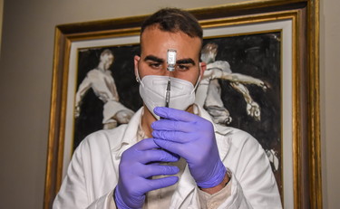 Le Regioni sono già pronte per la terza dose di vaccino. E sarà addio ai mega-hub