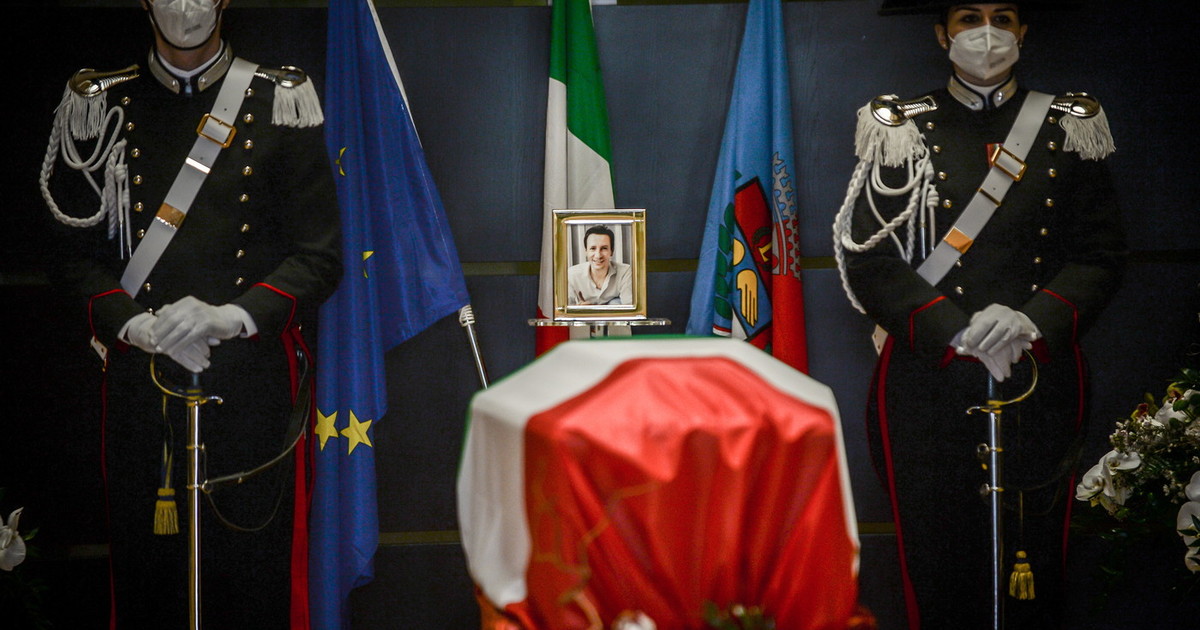 scarsa-protezione-della-scorta-per-l-ambasciatore-italiano-luca