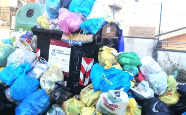 Emergenza rifiuti, Cerquetta e La Storta sono invase