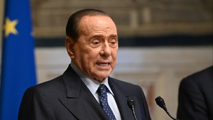 Berlusconi perseguitato dalla giustizia. Clamorosa ammissione dell'idolo della sinistra