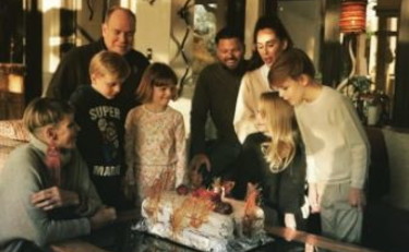 Seconda operazione alla testa, Charlene non torna a Monte Carlo