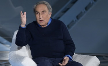 Polizia in camera alle 4 del mattino, Emilio Fede trattato come un boss