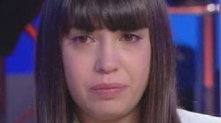 Malika Chalhy cacciata di casa perché lesbica, cosa compra coi soldi raccolti per lei