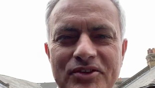 Mourinho fa impazzire i tifosi della Roma: Sto arrivando. Alle 14 l'atterraggio a Ciampino