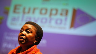 Riecco la Kyenge: vuole fare il medico di base ma non potrebbe. L'attacco dell'Ordine