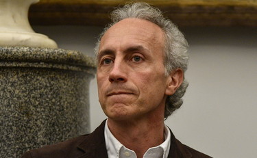 Rabbioso per l'assalto social, Travaglio senza freni con chi se la prende