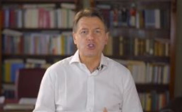 Conte ricomincia su Fb: nostalgico di se stesso, all'attacco di Draghi e Cartabia