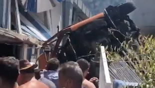 Terribile incidente a Capri: volo di 20 metri per un bus che finisce sullo stabilimento