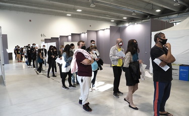 Effetto Draghi sul green pass, scatta la corsa al vaccino