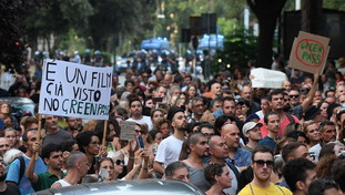 Basta dittatura: il grido dell'Italia intera contro il green pass di Draghi