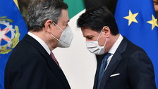 Conte prova a mettere Draghi con le spalle al muro: O si cambia o leviamo la fiducia. Ma SuperMario se ne frega