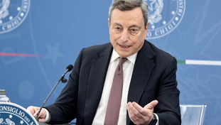 Green pass, rinviato il decreto. Trasporti e scuola, cosa succede adesso