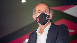 Il piano militare sul Covid: controlli a tappeto su condominio e quartiere di un positivo. Poi il vaccino