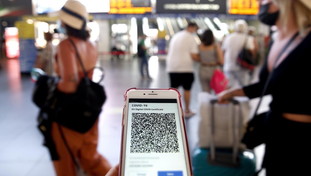 Decreto green pass: niente stipendio per i docenti ribelli. Scuola e trasporti, dove scatta l'obbligo