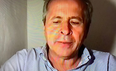 “È una bufala pazzesca”, Crisanti doccia fredda sul green pass nei ristoranti