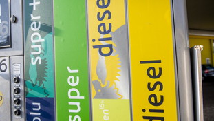 Arriva la stangata: Ferragosto rovente anche dal benzinaio: prezzi record