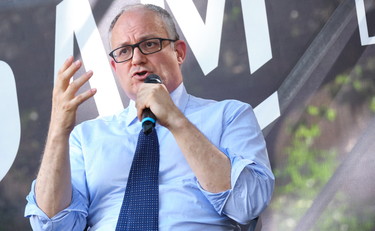 Bugie su bugie. Gualtieri giura niente accordi con la Raggi. Ma ci arriva al ballottaggio?