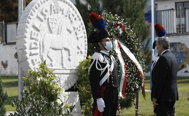 Draghi ad Amatrice, corona d'alloro per le vittime del terremoto