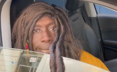 Khaby Lame come pippi e trova soluzioni a tutto