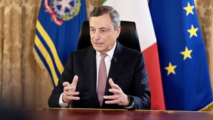 Non sono ancora arrivati che già se la prendono nell'inoculo: il piano per i profughi afghani