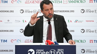 Omicidi e violenze, ma a loro è concesso tutto: Salvini affonda Twitter sui talebani