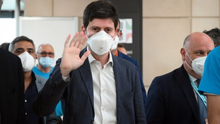 Il Governo corre ai ripari sulla validità del Green pass. Speranza apre al vaccino obbligatorio