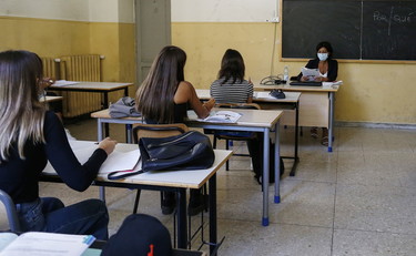 Non lasciateci soli, i presidi lanciano l'allarme sul green pass a scuola