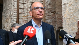 Letta ha paura dell'uomo nero e obbedisce alla sardina Santori