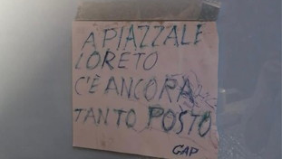 La morale della sinistra che poi si gira dall'altra parte: la Meloni è una furia per le minacce di morte