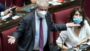 Lega e FdI vogliono l'abolizione del green pass, ma la proposta non passa