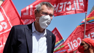 I sindacati cambiano idea. Landini: lunedì chiederemo l'obbligo del vaccino