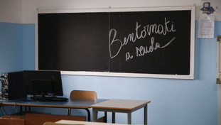 La scuola inizia con uno sciopero. Bocciati green pass e ingressi scaglionati