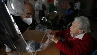 Green pass obbligatorio nelle Rsa e nelle mense scolastiche: le multe nel Dl