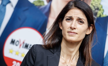 Stiamo attenti, adesso la Raggi evoca i brogli elettorali