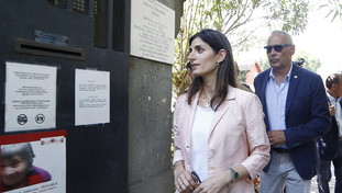 Caos cimiteri: sepolture impossibili. L'eterna attesa delle urne, rivolta a Roma