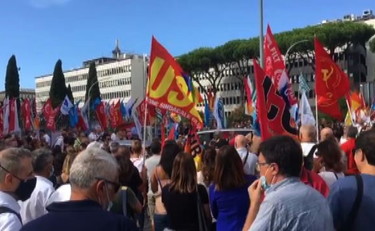 Alitalia, presidio dei lavoratori davanti alla sede di Ita