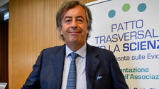 NaturaSì: tamponi gratis ai lavoratori no vax. Burioni furibondo lancia il boicottaggio