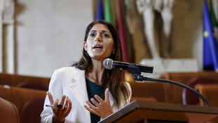 Colpo di coda della Raggi: assemblea a due giorni dal voto. Golpe sulle partecipate?