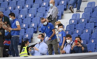 Capienza stadi, teatri e cinema, il Cts apre la zona bianca