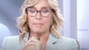 La terza dose di vaccino non serve Giorlandino a L'Aria Che Tira sconvolge lo studio e scoppia il caos