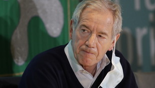 Sennò lo menano. Bertolaso ironizza su Gualtieri e promuove il “metodo Draghi” sul green pass