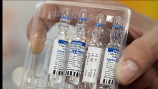 Sputnik copiato da Astrazeneca. Scoppia la guerra del vaccino con la Russia
