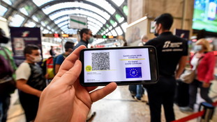 Il governo pronto a fare marcia indietro sul green pass: ecco quando sarà eliminato