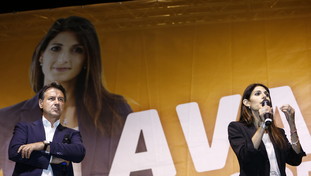 Conte se ne frega della Raggi e sceglie Gualtieri: spaccatura nel M5S