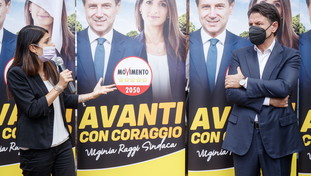 La mossa bomba della Raggi contro Conte: la vendetta che può farlo capitolare